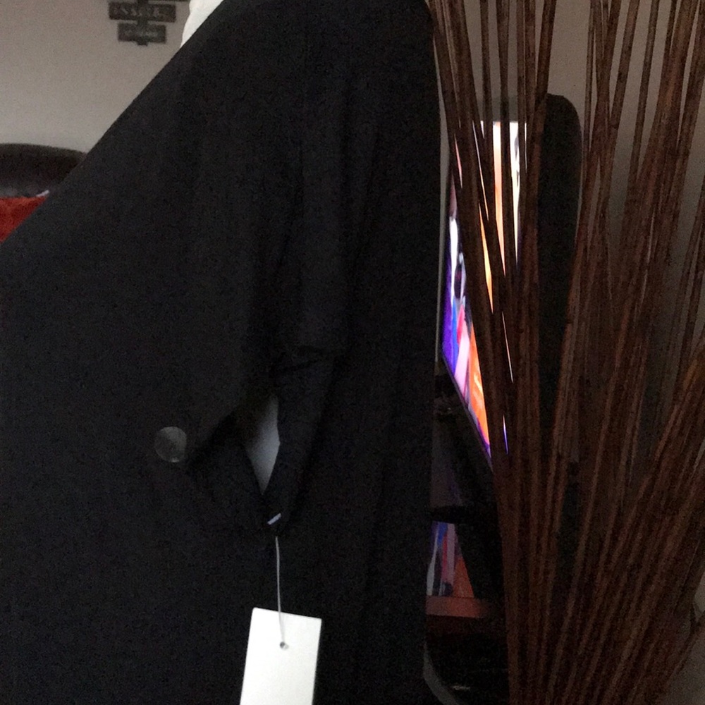 Top - Picture 3 of 6